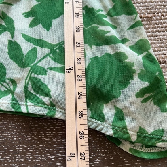 Sweet Pea for New York and Company Floral Mesh Short Sleeve Top - Picture 4 of 12